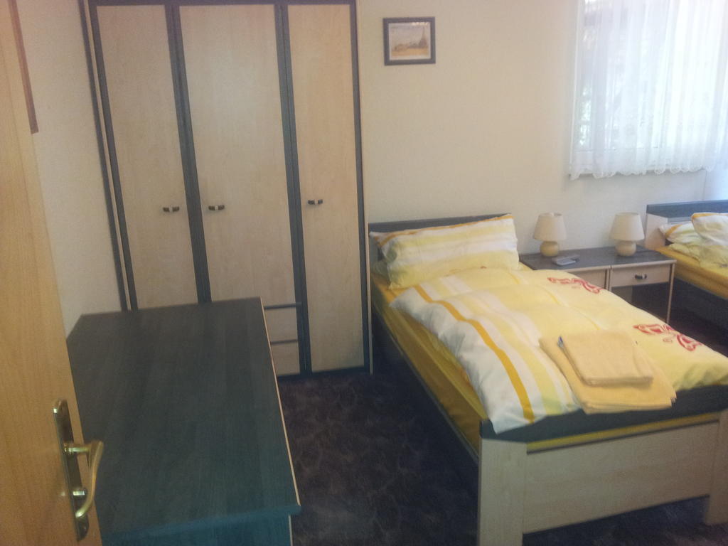 Biggis Waldpension Михендорф Екстериор снимка