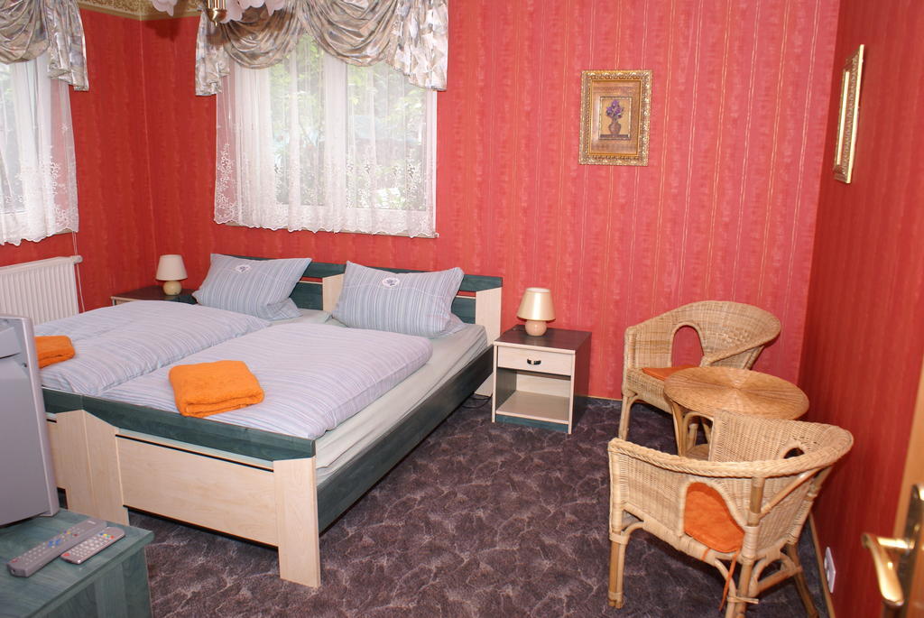Biggis Waldpension Михендорф Стая снимка